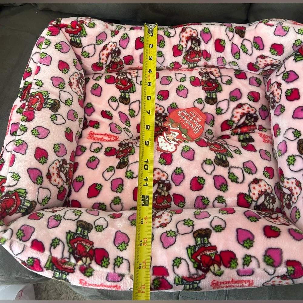 Strawberry Shortcake Pet Bed - Picture 4 of 5